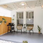 Clearwater Bohemian Escape - 7 Min To The Beach, Bbq Grill, Playground