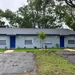 Charming 2-Bedrooms Central Clearwater Apartment With Private Backyard