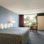 Days Inn By Wyndham Clearwater/Central