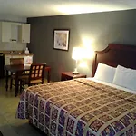 Express Inn & Suites - 5 Miles From St Petersburg Clearwater Airport