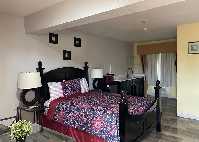 Delux Inn
