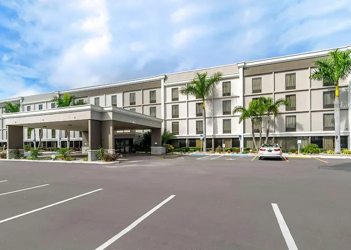 Comfort Inn & Suites St Pete - Clearwater International Airport
