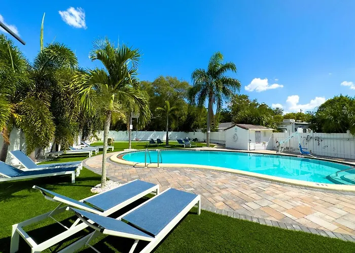 2Q Beds Studio Apt With Shared Pool 05