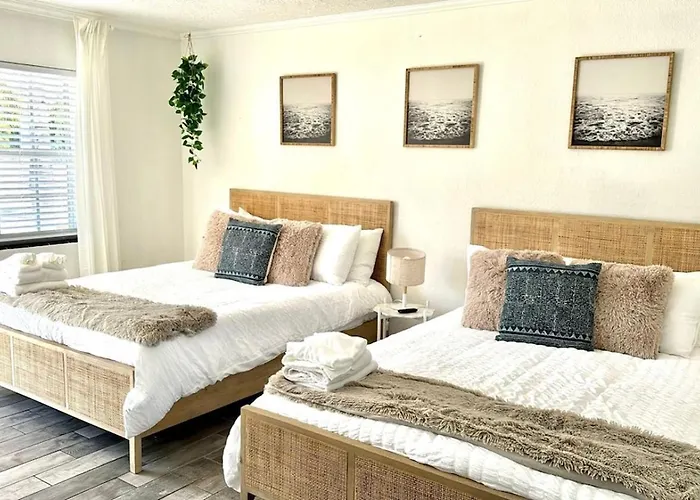 2Q Beds Studio Apt With Shared Pool 03