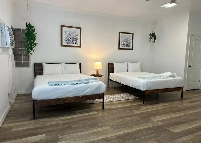 2Q Beds Studio Apt With Shared Pool 18