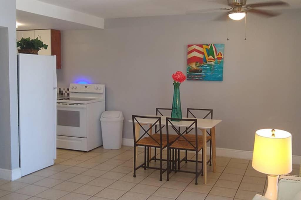 Apartment Coastal7 *