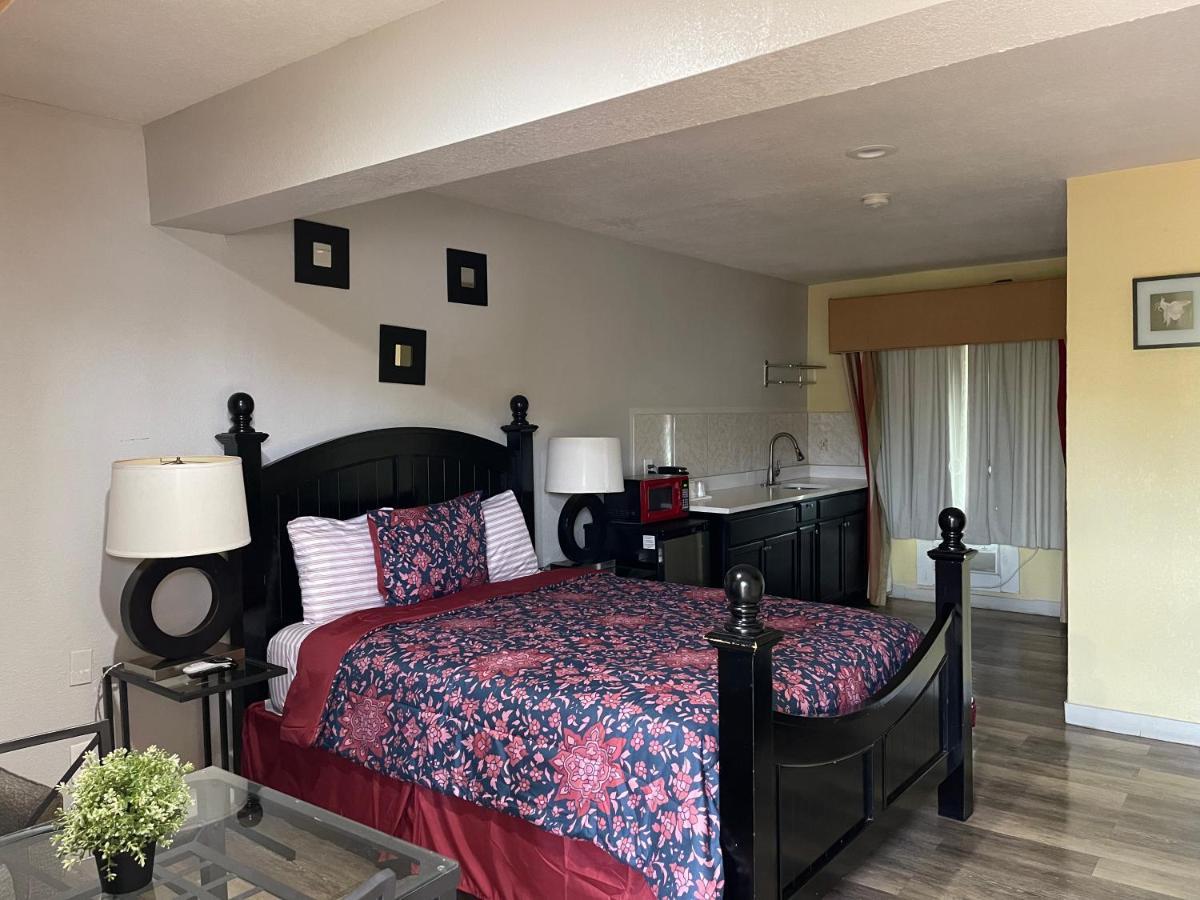 Delux Motel Clearwater