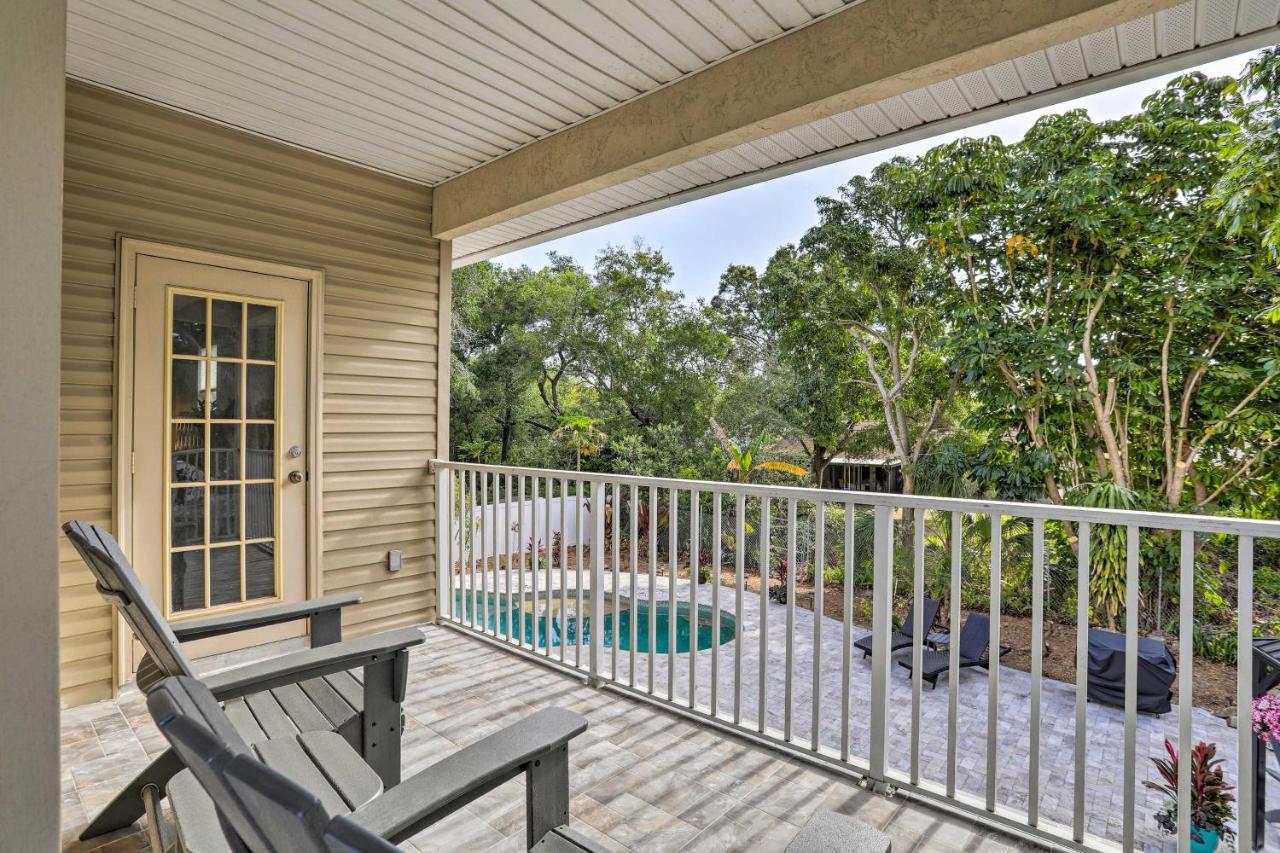 Holiday home Modern With Deck 9 Mi To *