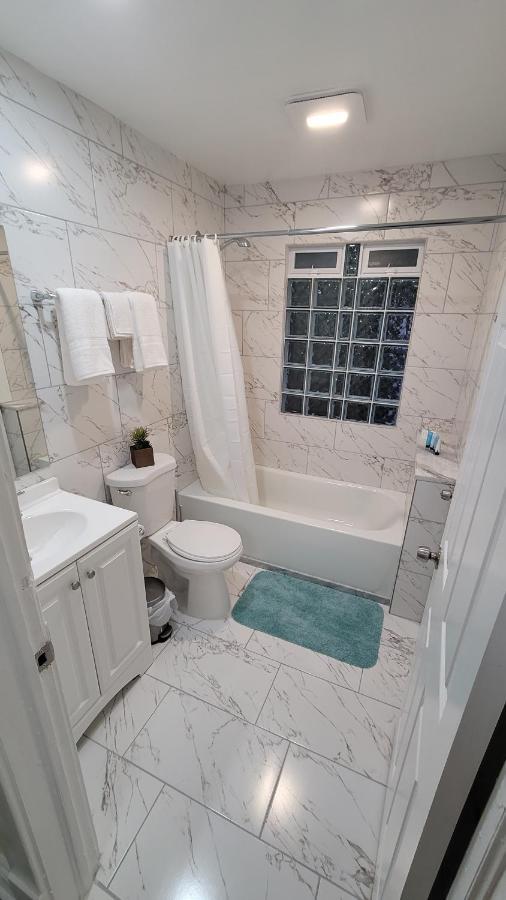 Lovely Unit With Free Parking On Premises Apartment Clearwater