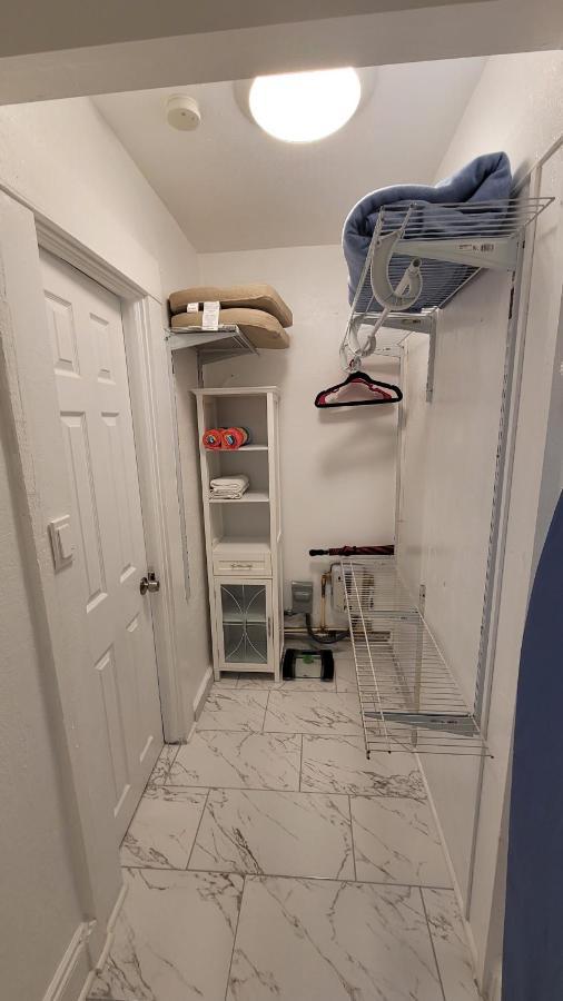 Lovely Unit With Free Parking On Premises