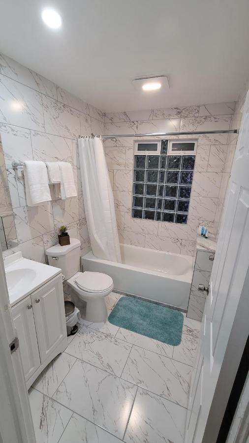 Lovely Unit With Free Parking On Premises Apartment Clearwater