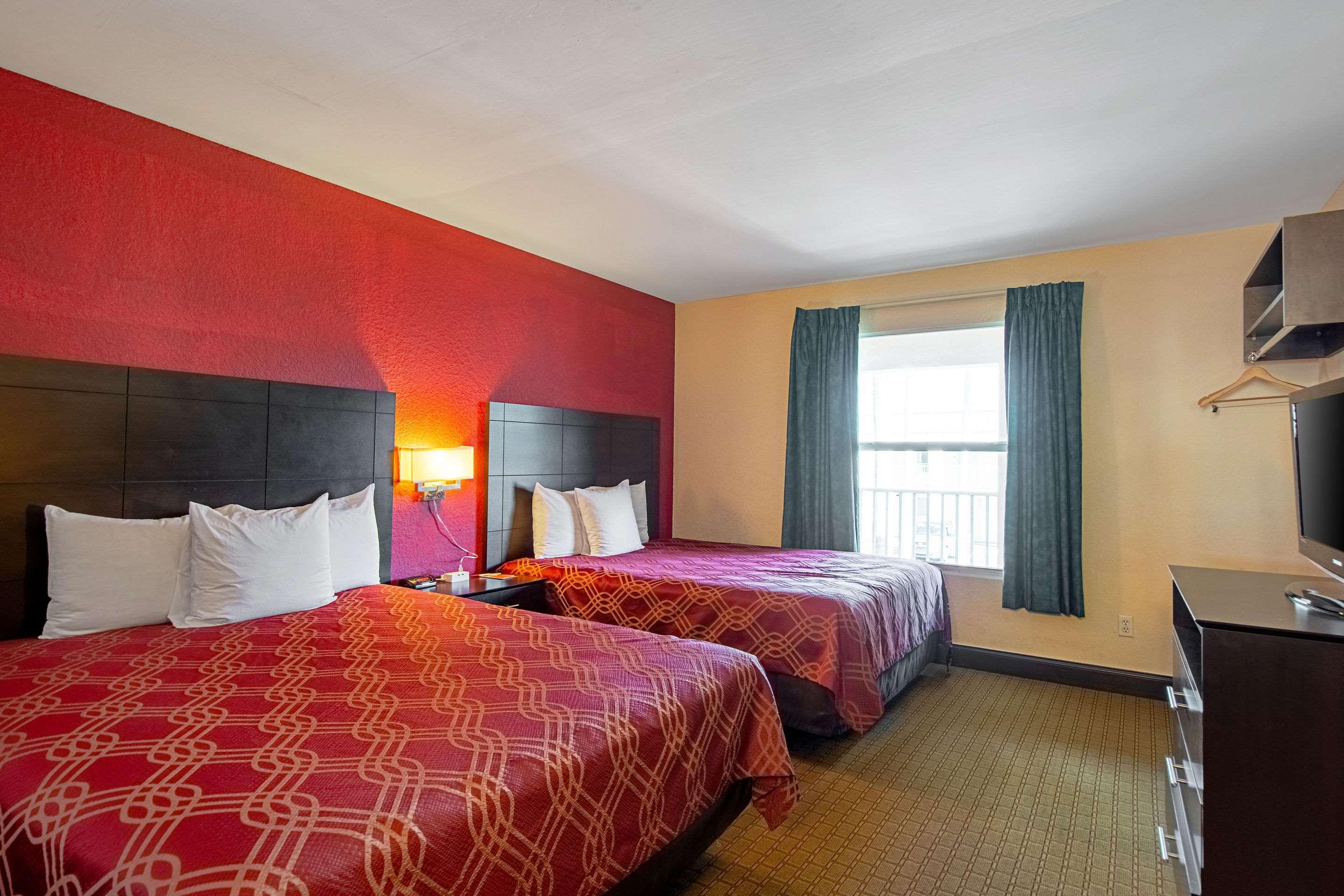 Ramada Limited And Hotel 2*