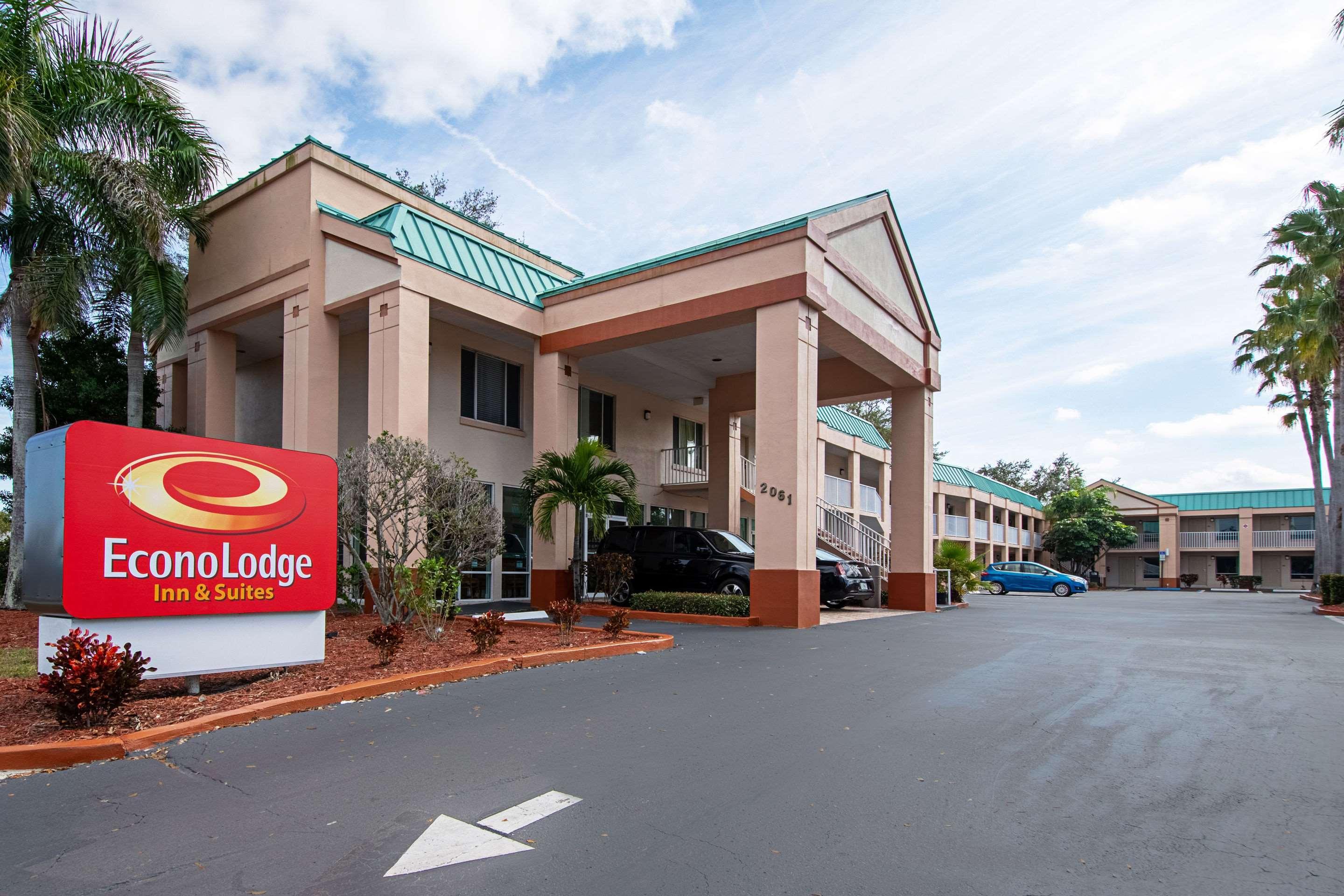Ramada Limited And Hotel 2*