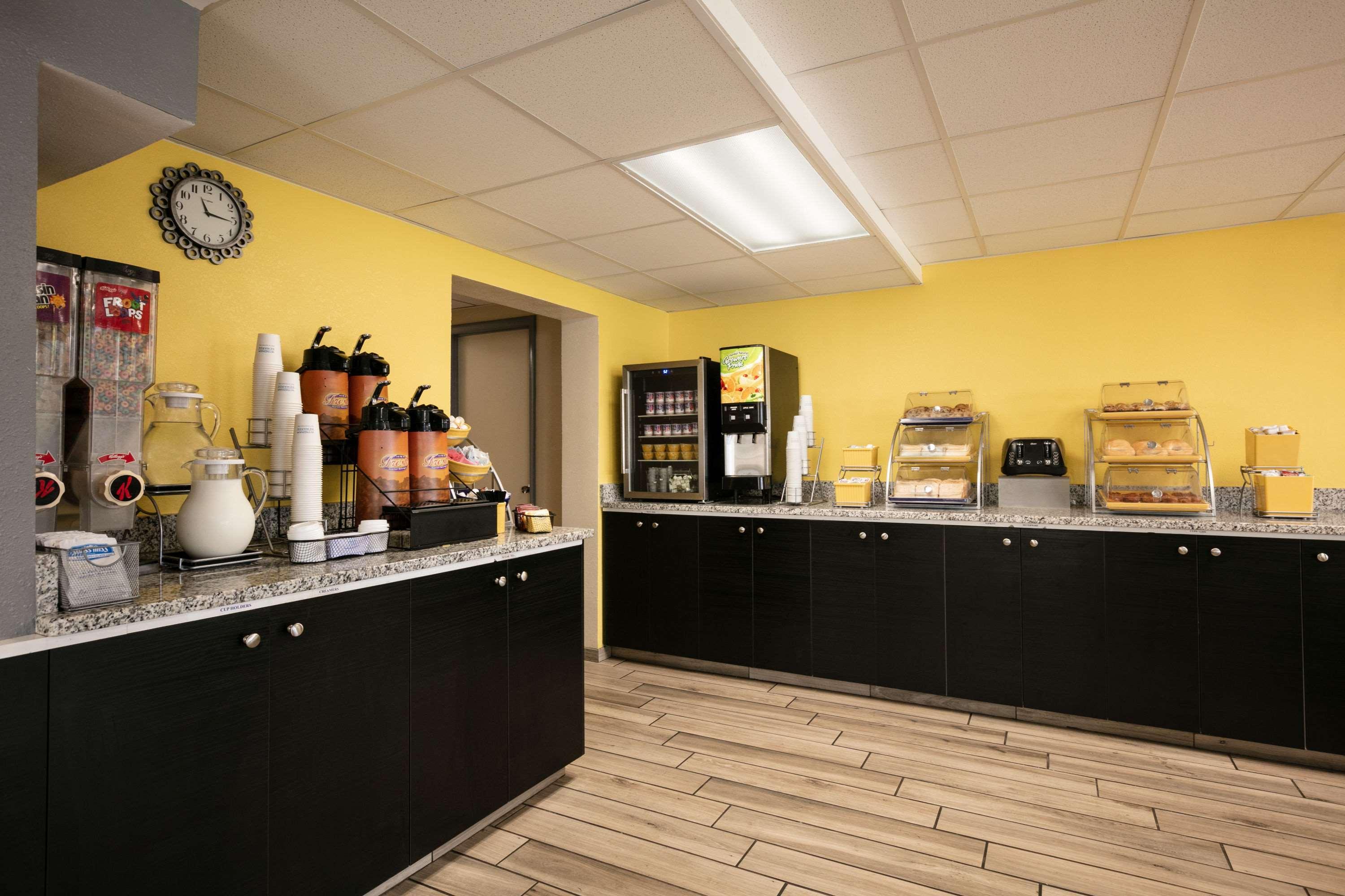 Days By Wyndham Clearwater/central Clearwater
