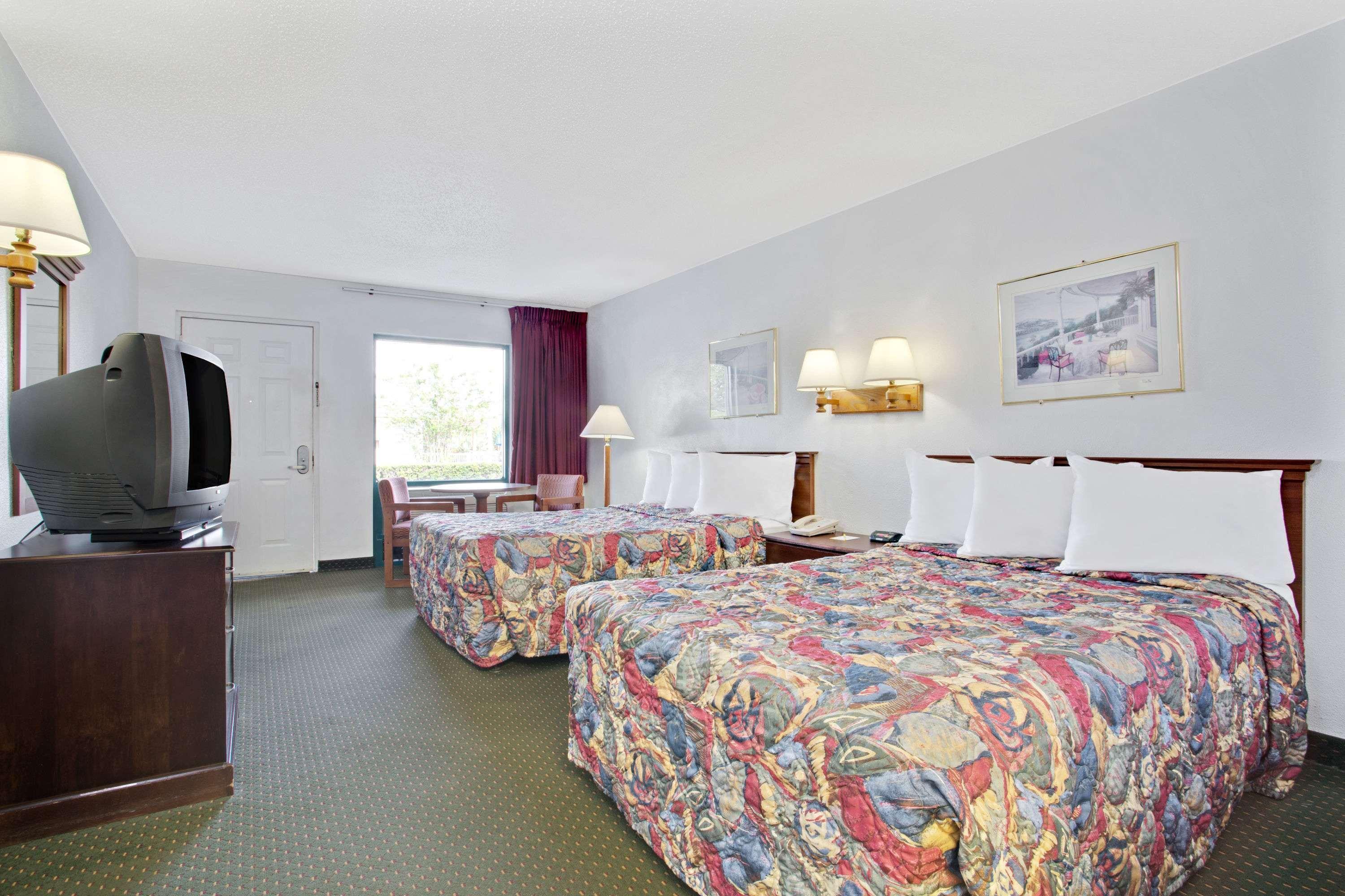 Days By Wyndham Clearwater/central 2*