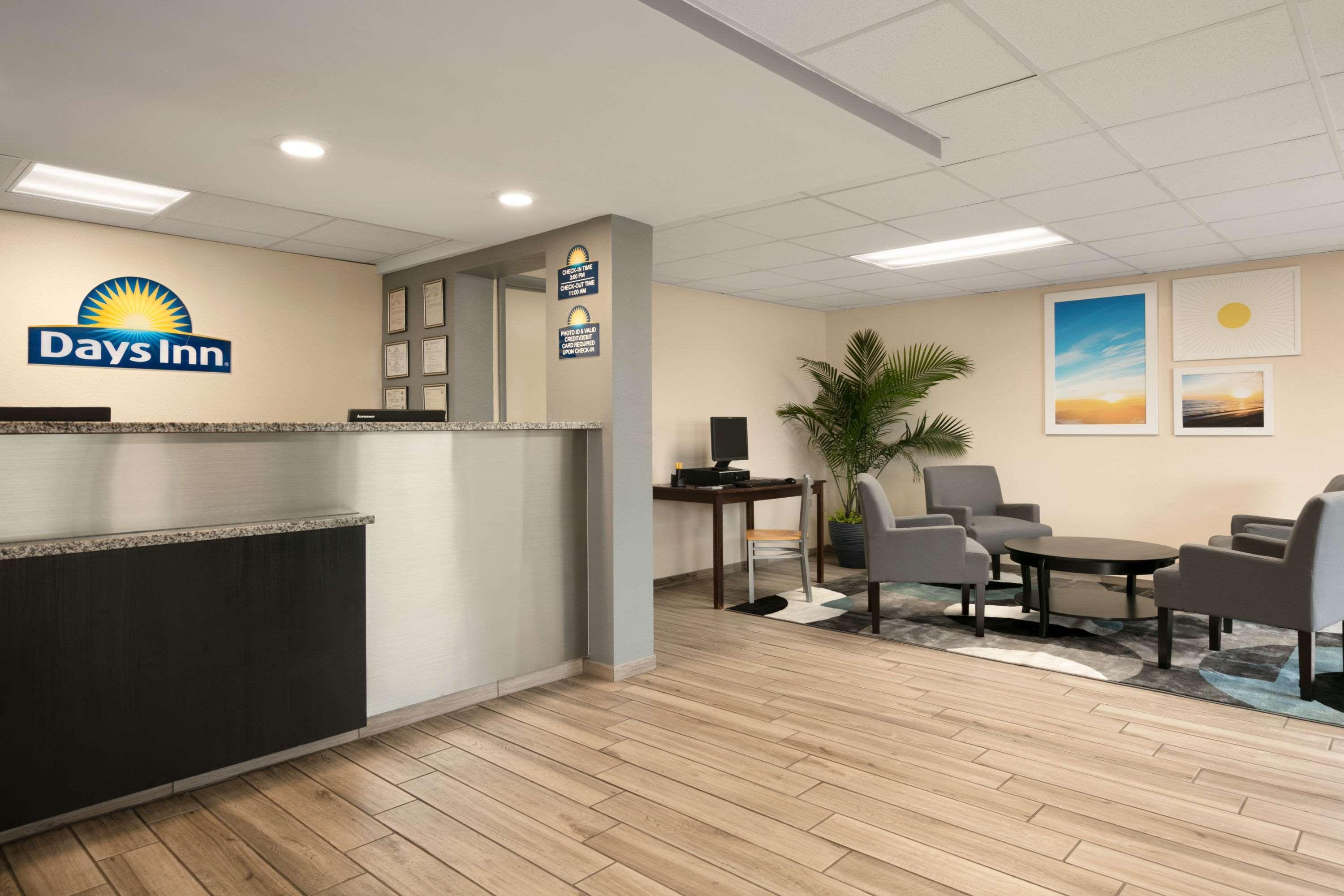 Days By Wyndham Clearwater/central Hotel