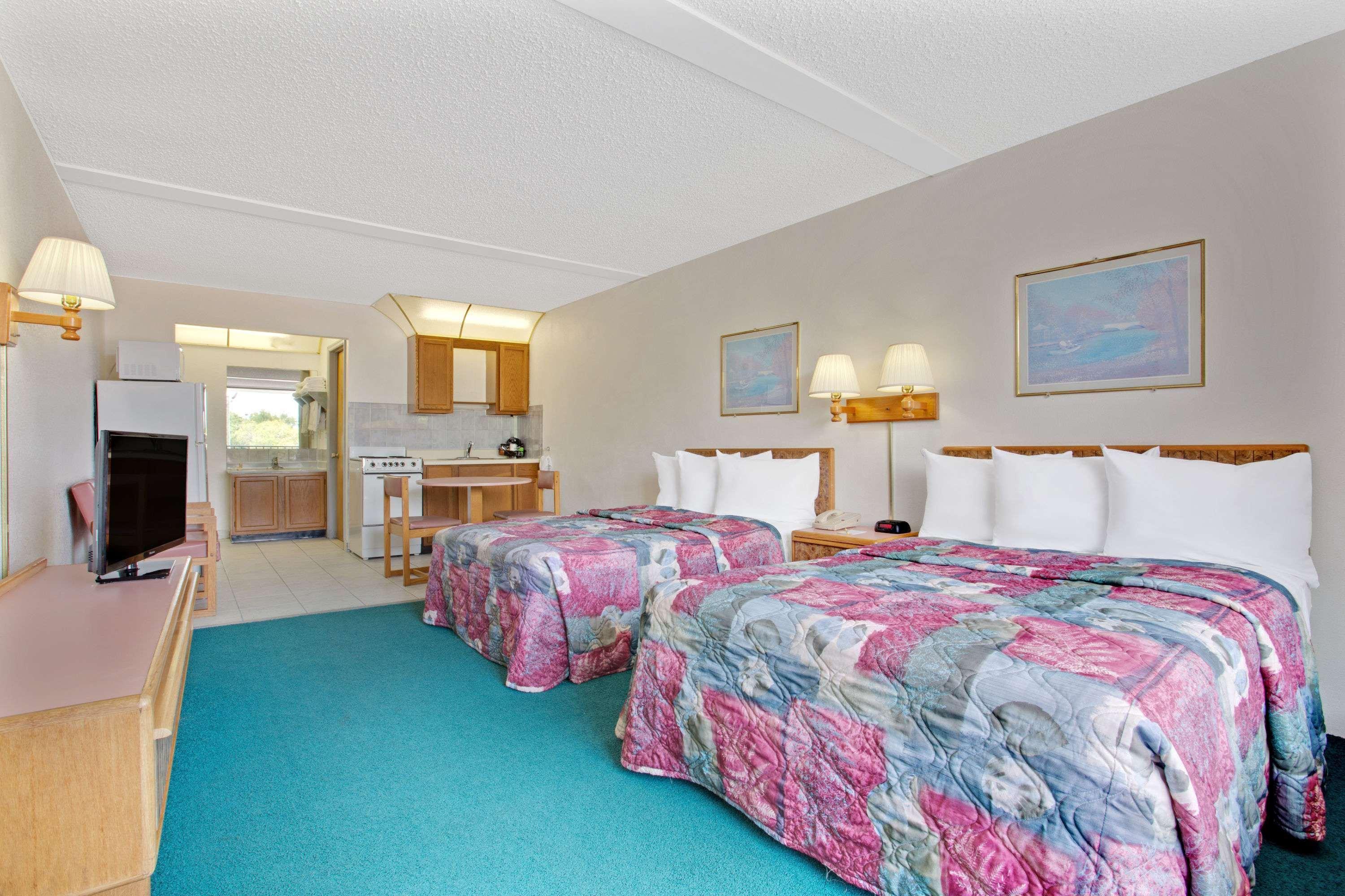Hotel Days By Wyndham Clearwater/central 2*