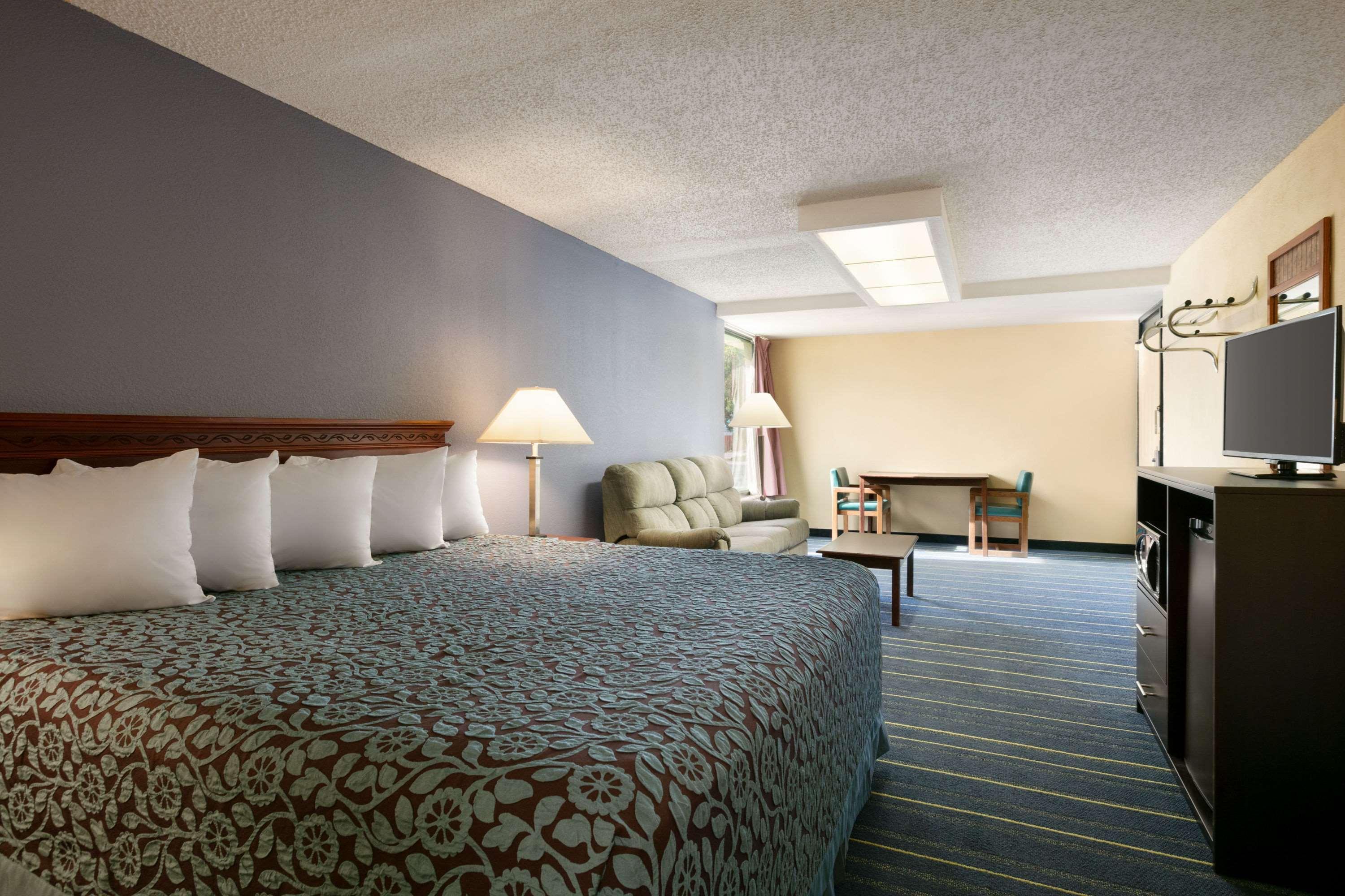 Hotel Days By Wyndham Clearwater/central Clearwater