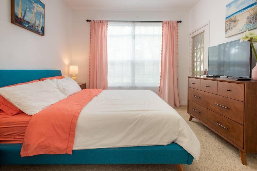 O Stunning Minutes From Gorgeous Beaches O Clearwater
