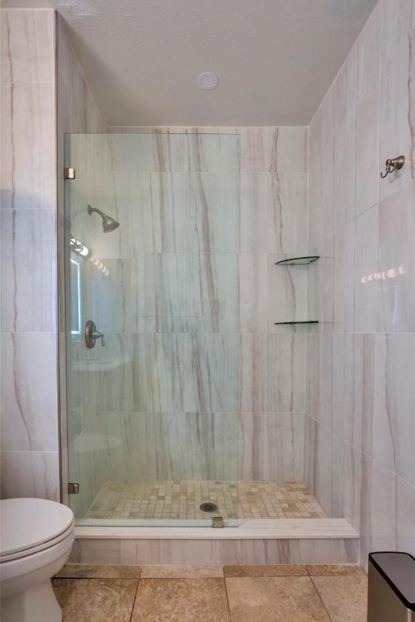 Apartment New 2bed2bath - - Free Wi-fi And Parking *