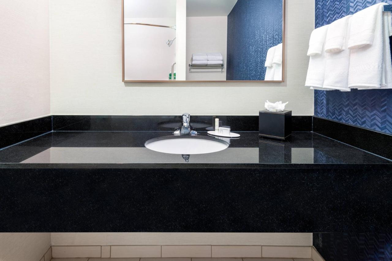 Hotel Fairfield And By Marriott 3*