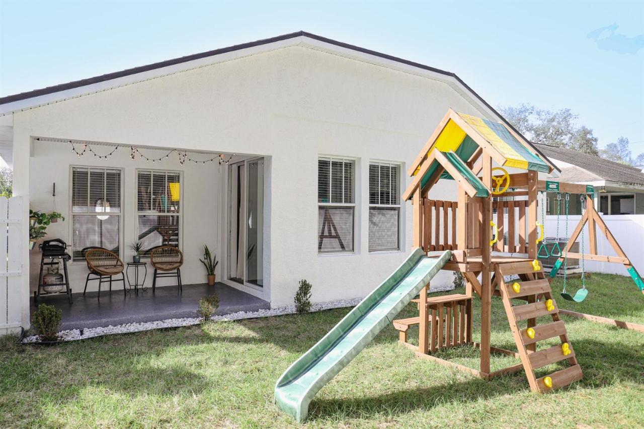 Bohemian Escape - 7 Min To The Beach, Bbq Grill, Playground Holiday home Clearwater