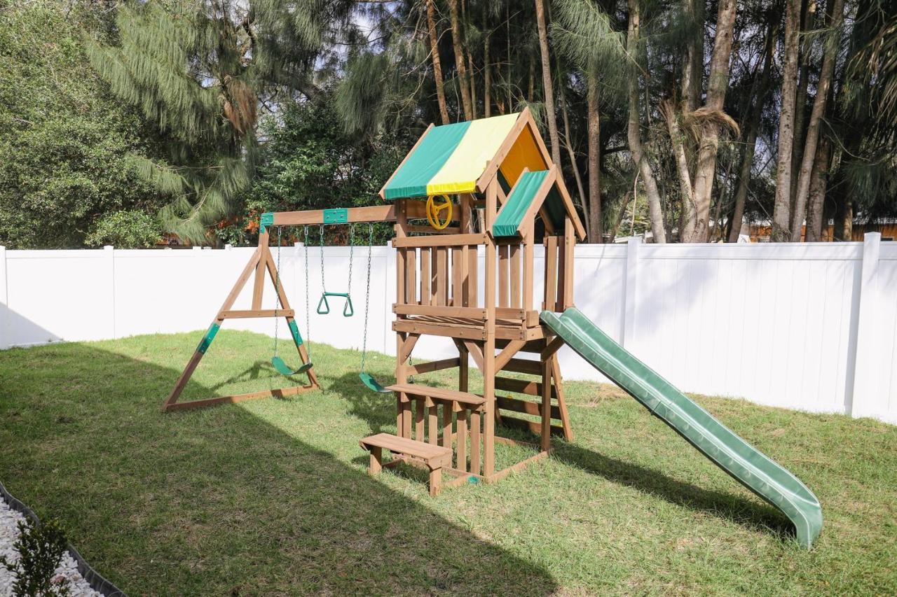 Bohemian Escape - 7 Min To The Beach, Bbq Grill, Playground Holiday home Clearwater