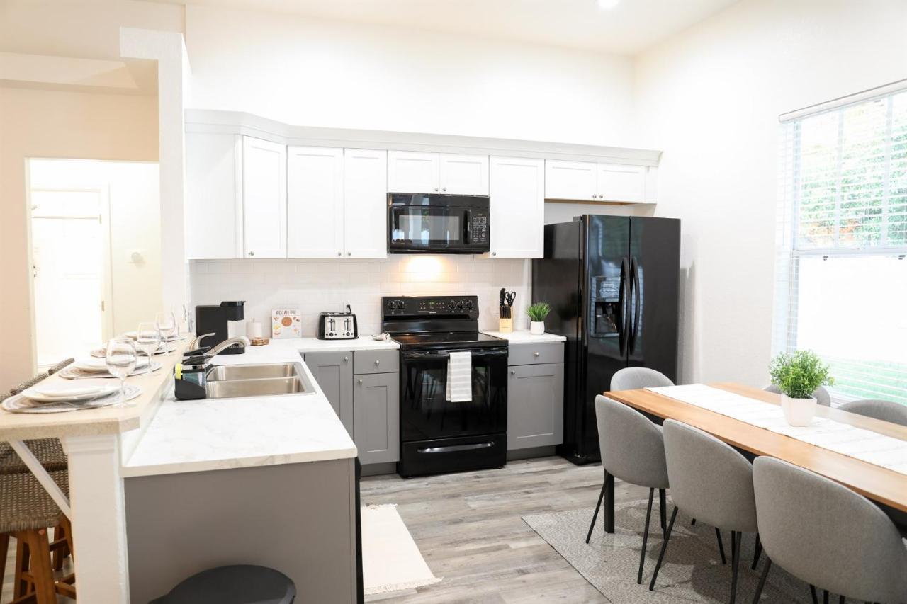 Bohemian Escape - 7 Min To The Beach, Bbq Grill, Playground Holiday home Clearwater