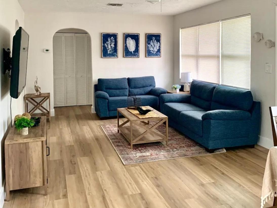 Beach House 15 Min From Beach *
