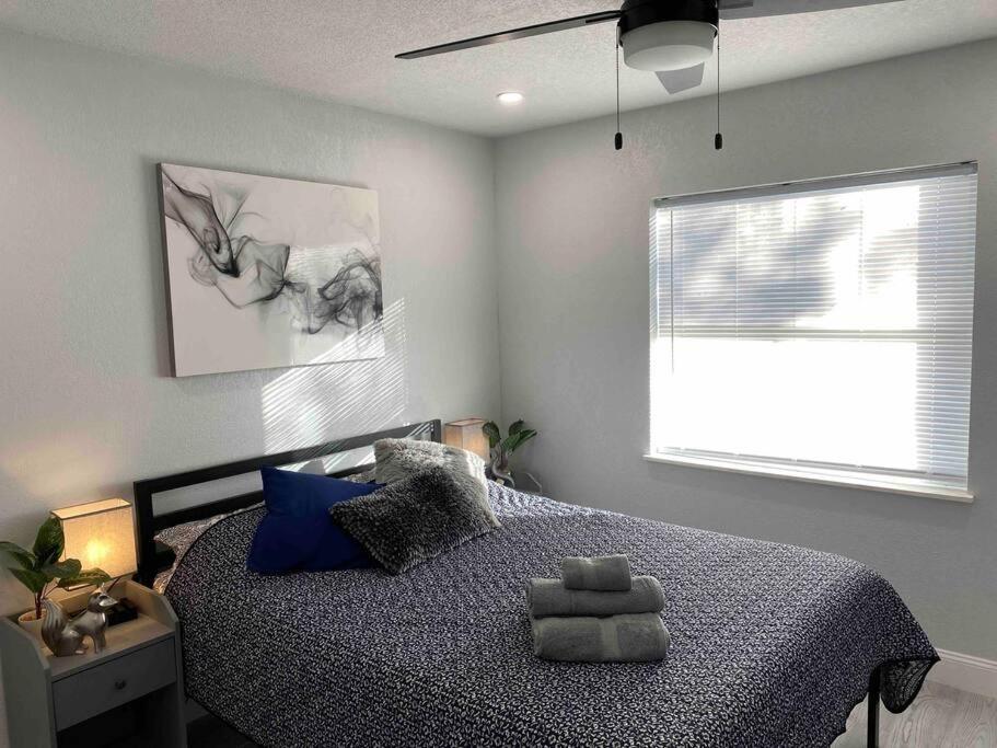 Charming 2-bedrooms With Private Backyard Apartment