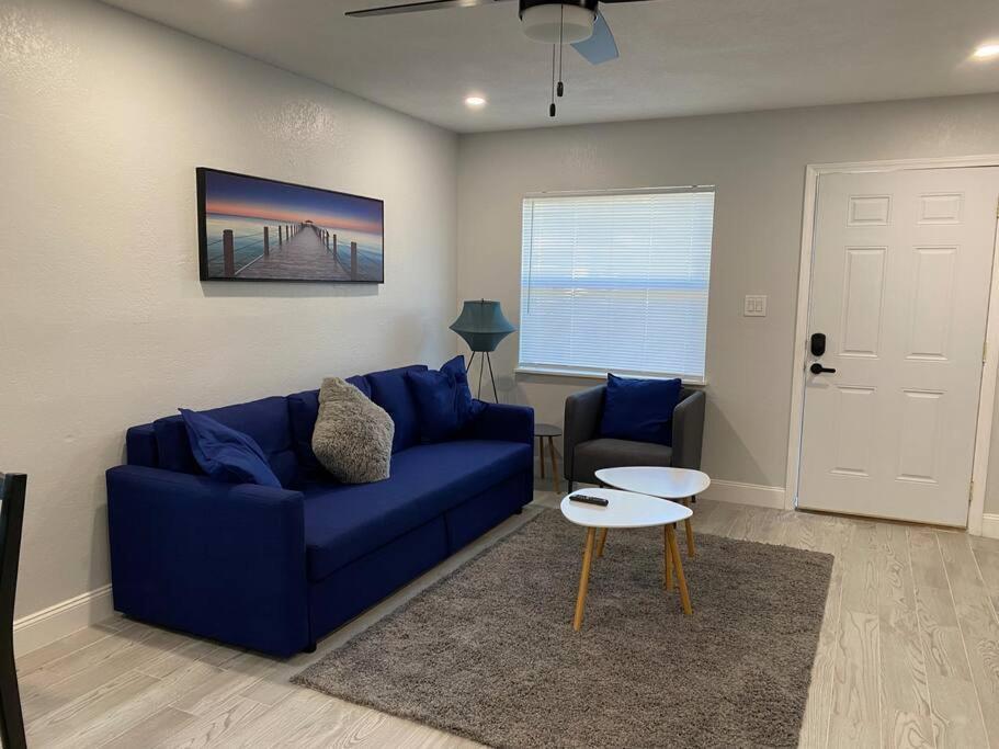 Apartment Charming 2-bedrooms With Private Backyard