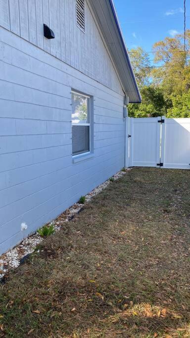 Charming 2-bedrooms With Private Backyard * Clearwater