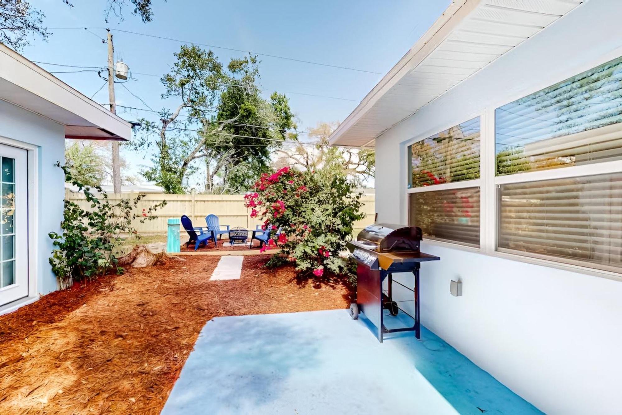 Holiday home Spacious Clearwater Vacation House Pet Friendly Fire Pit 14 Close To Beaches Baycare Ballpark And Ruth Eckerd Hall