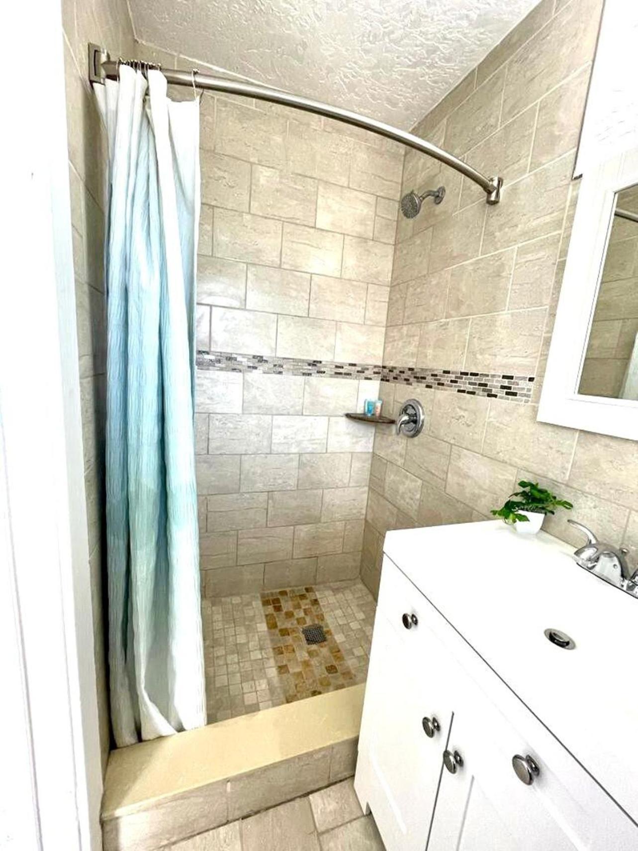 2q Beds With Shared Pool 05 * Clearwater
