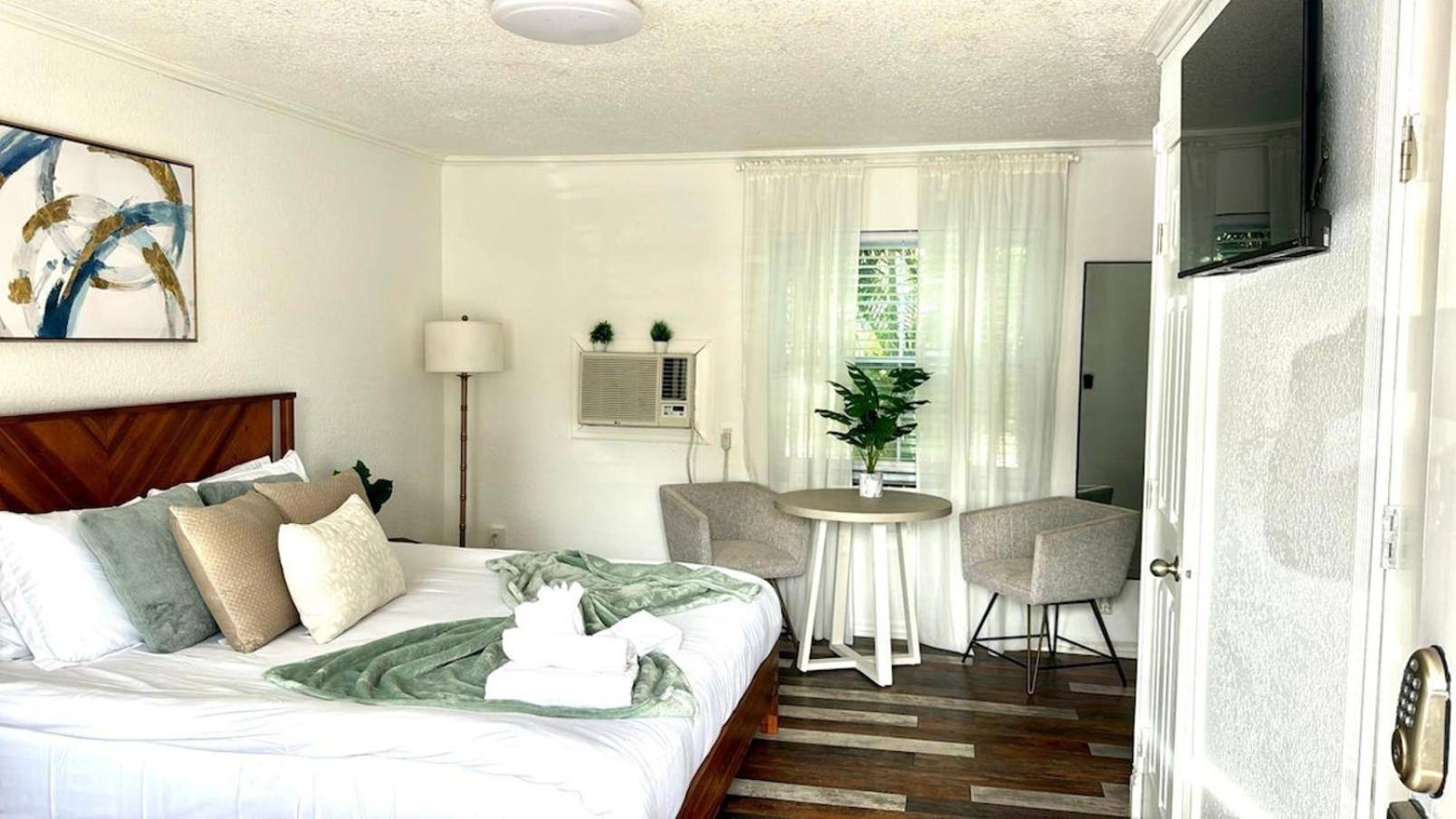 1k Bed With Shared Pool 07 Holiday home *