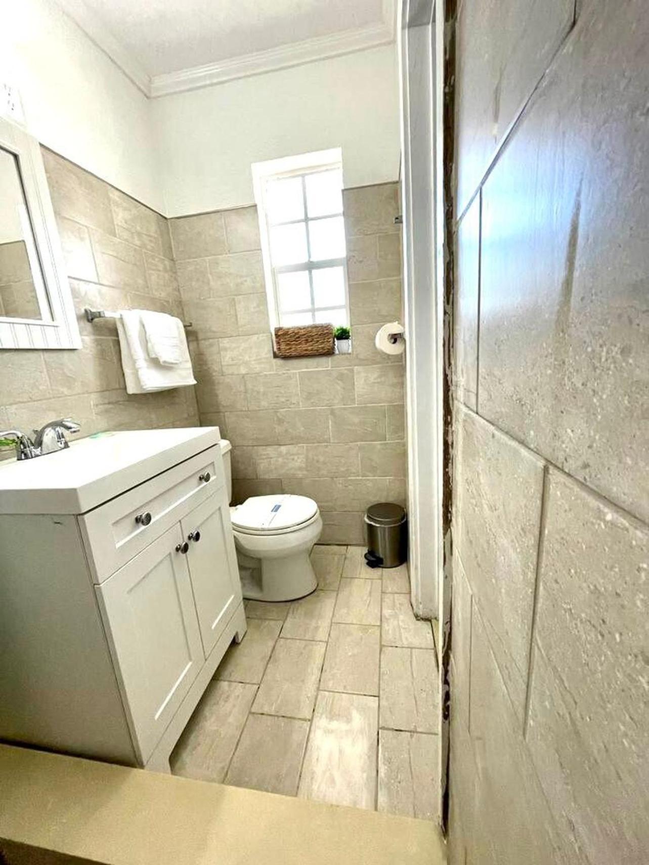 2q Beds With Shared Pool 05 *