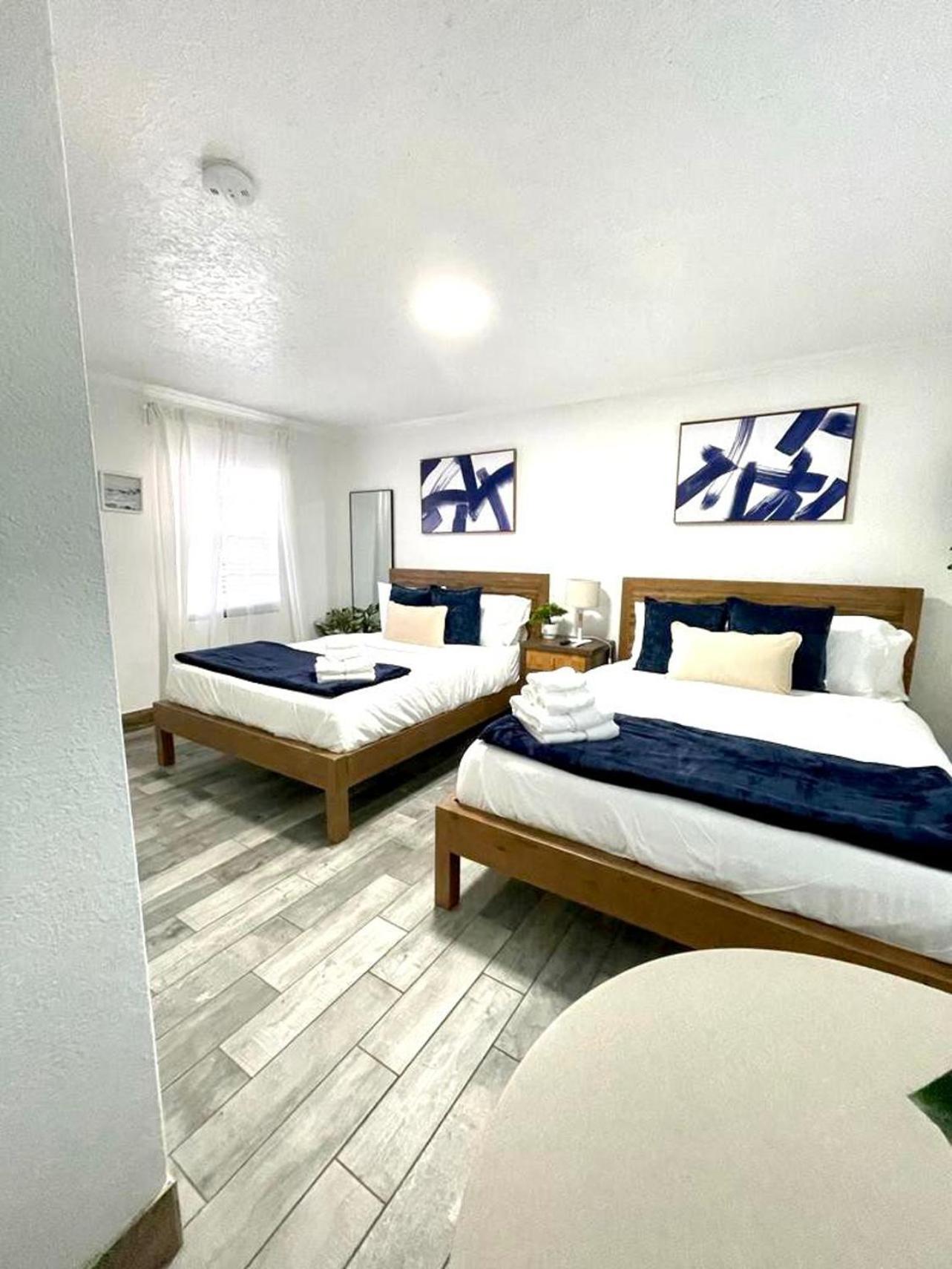 2q Beds With Shared Pool 05 * Clearwater