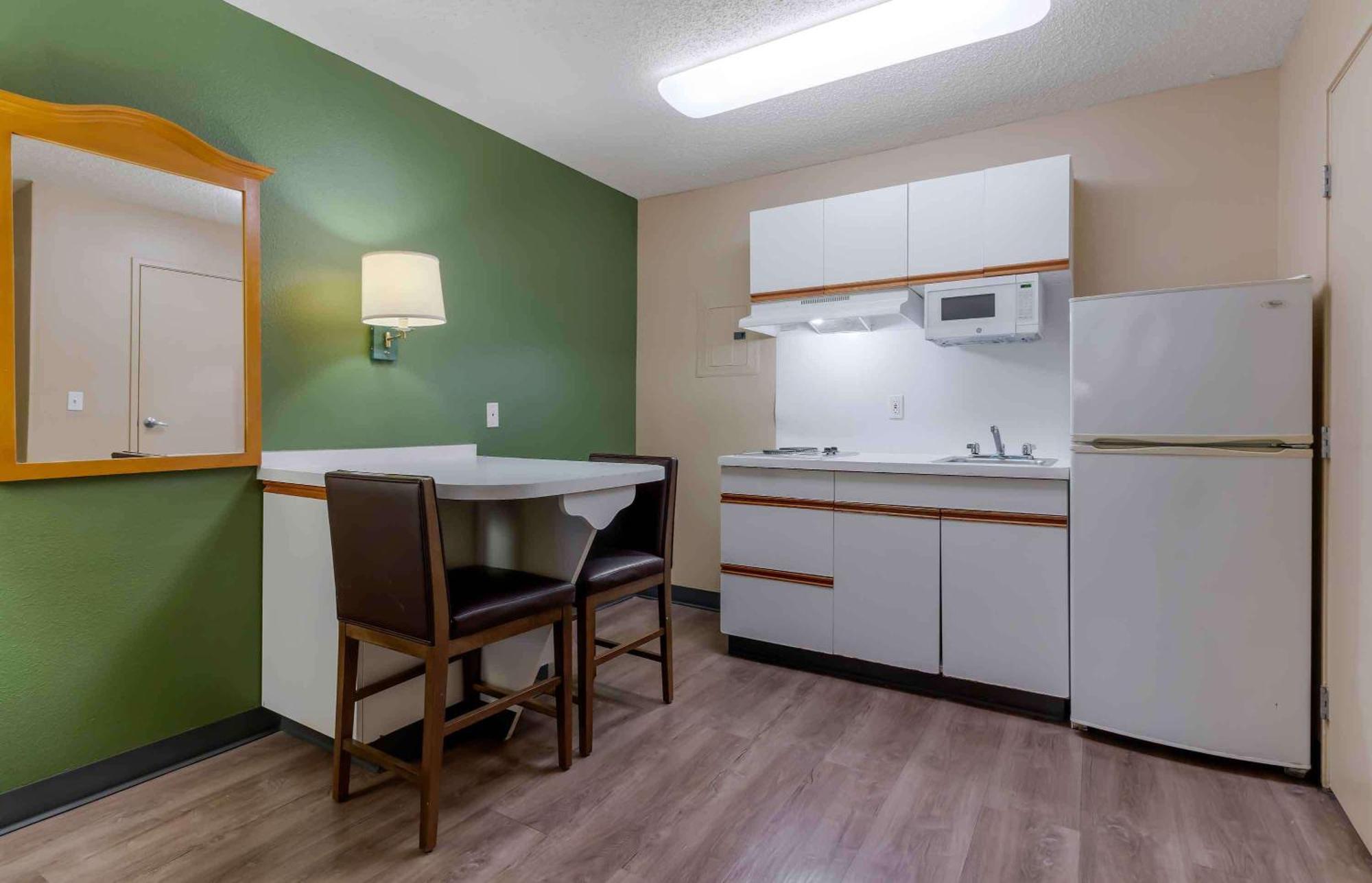 Hotel Extended America - - Carillon Park Clearwater
