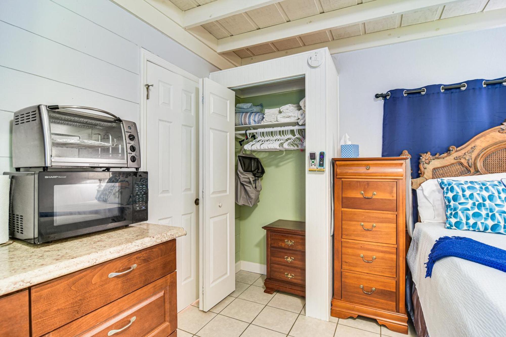 Apartment Peaceful Near Golf Course In Clearwater!