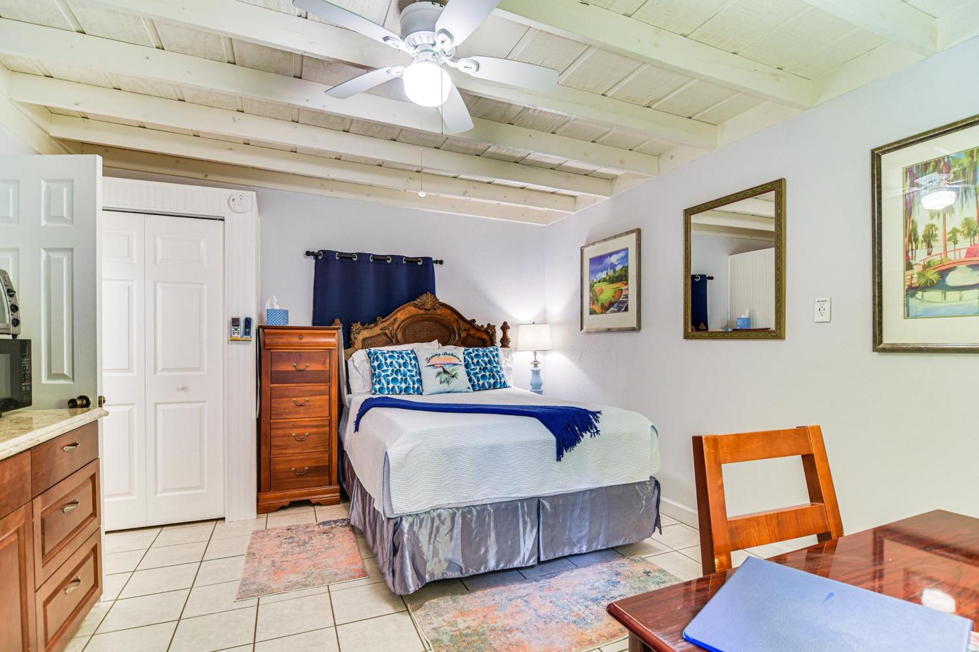 Apartment Peaceful Near Golf Course In Clearwater! *