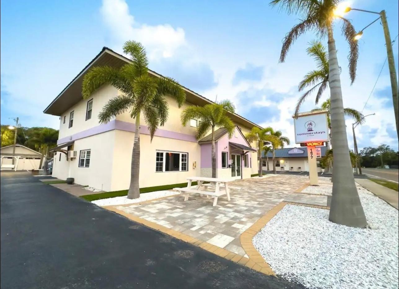 1k Bed With Shared Pool 16 Clearwater