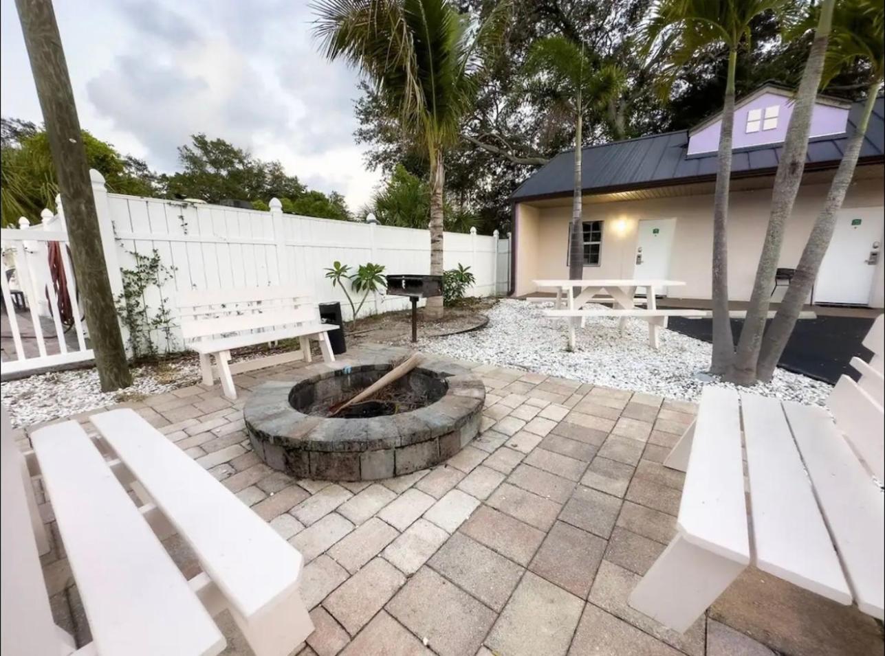 Apartment 1k Bed With Shared Pool 16 Clearwater