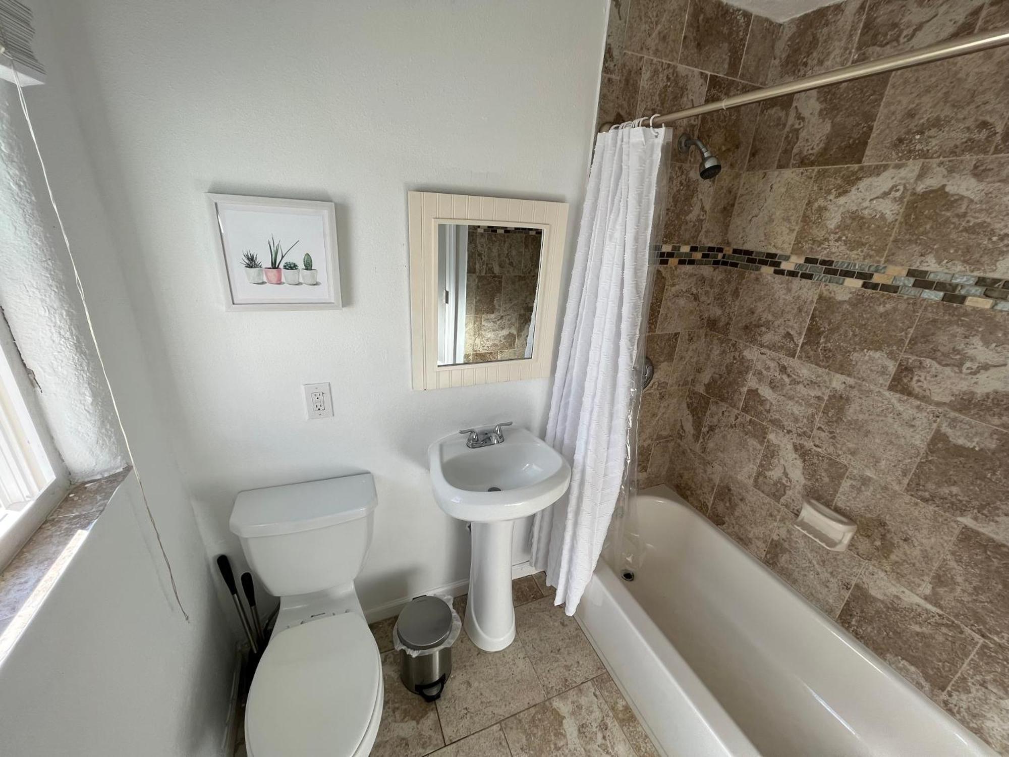 Apartment 1k Bed With Shared Pool 16 *