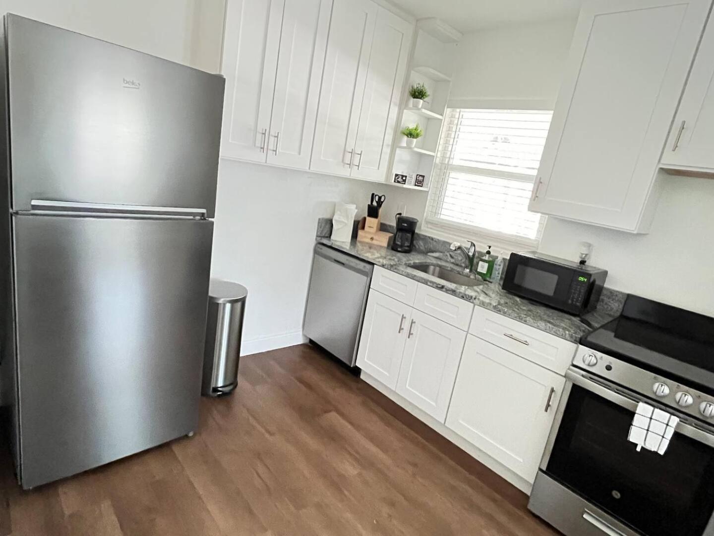 Apartment Beautiful 10 Min From The 1 *