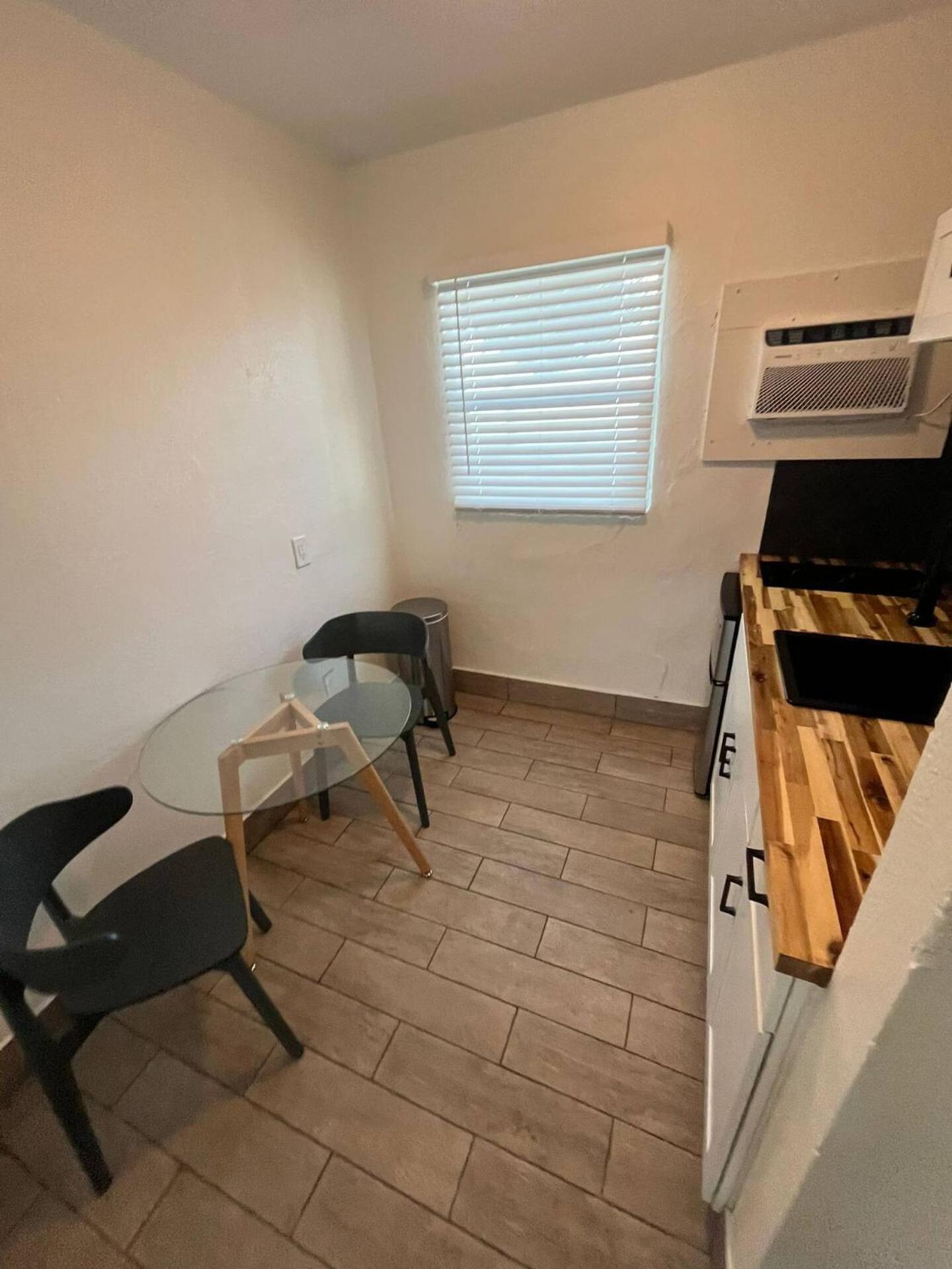 Apartment Beautiful 10 Min To 11 *