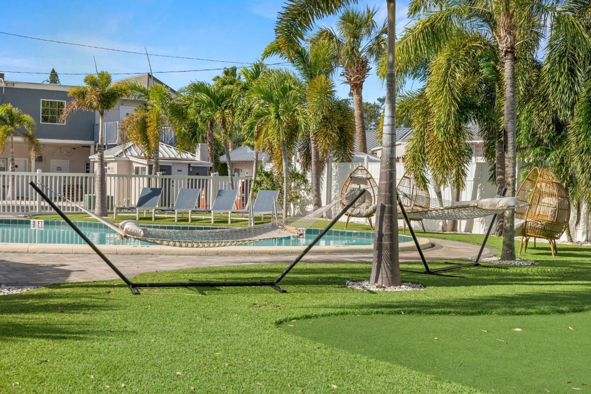 2q Beds With Shared Pool 05 *