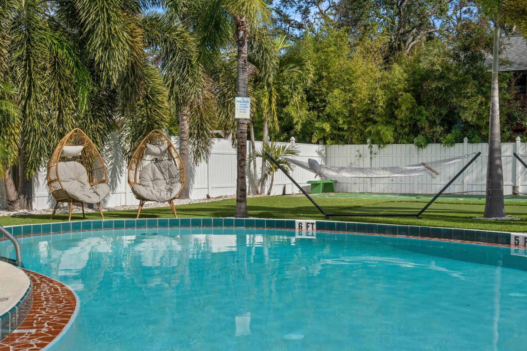 Apartment 2q Beds With Shared Pool 05