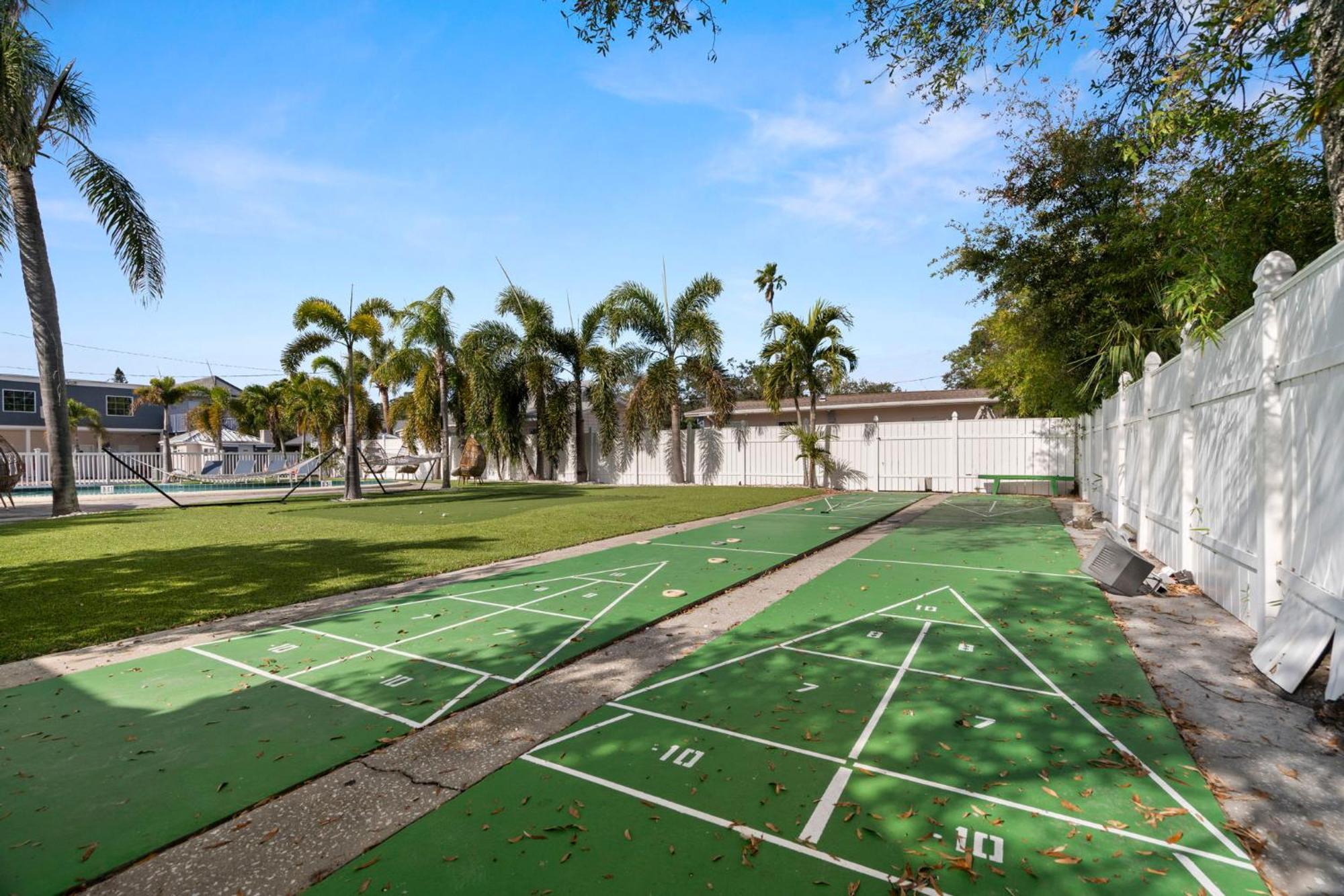 Apartment 1k Bed With Shared Pool 16