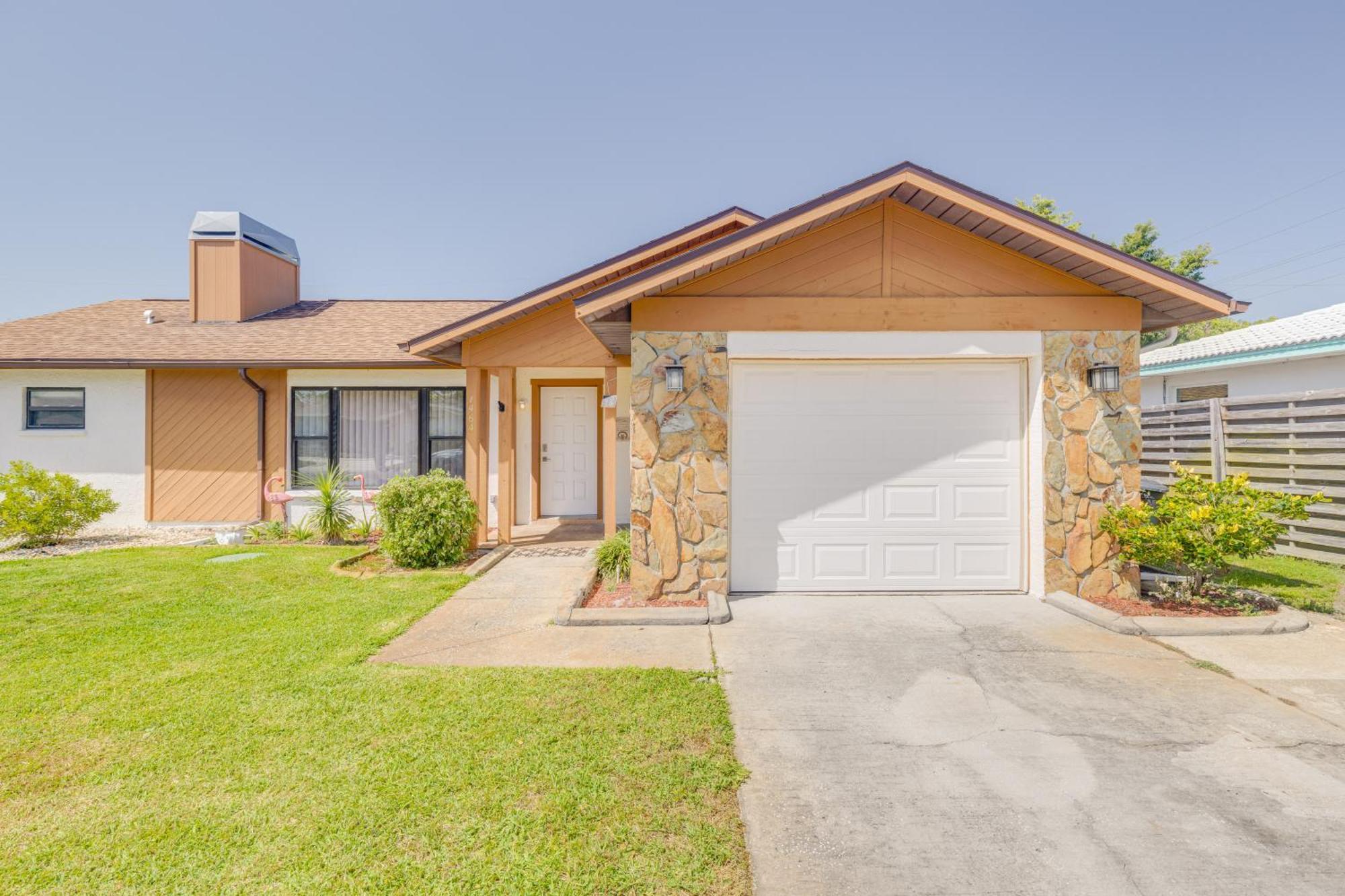 King Size Bed, Private Bathroom, Flat Tv * Clearwater