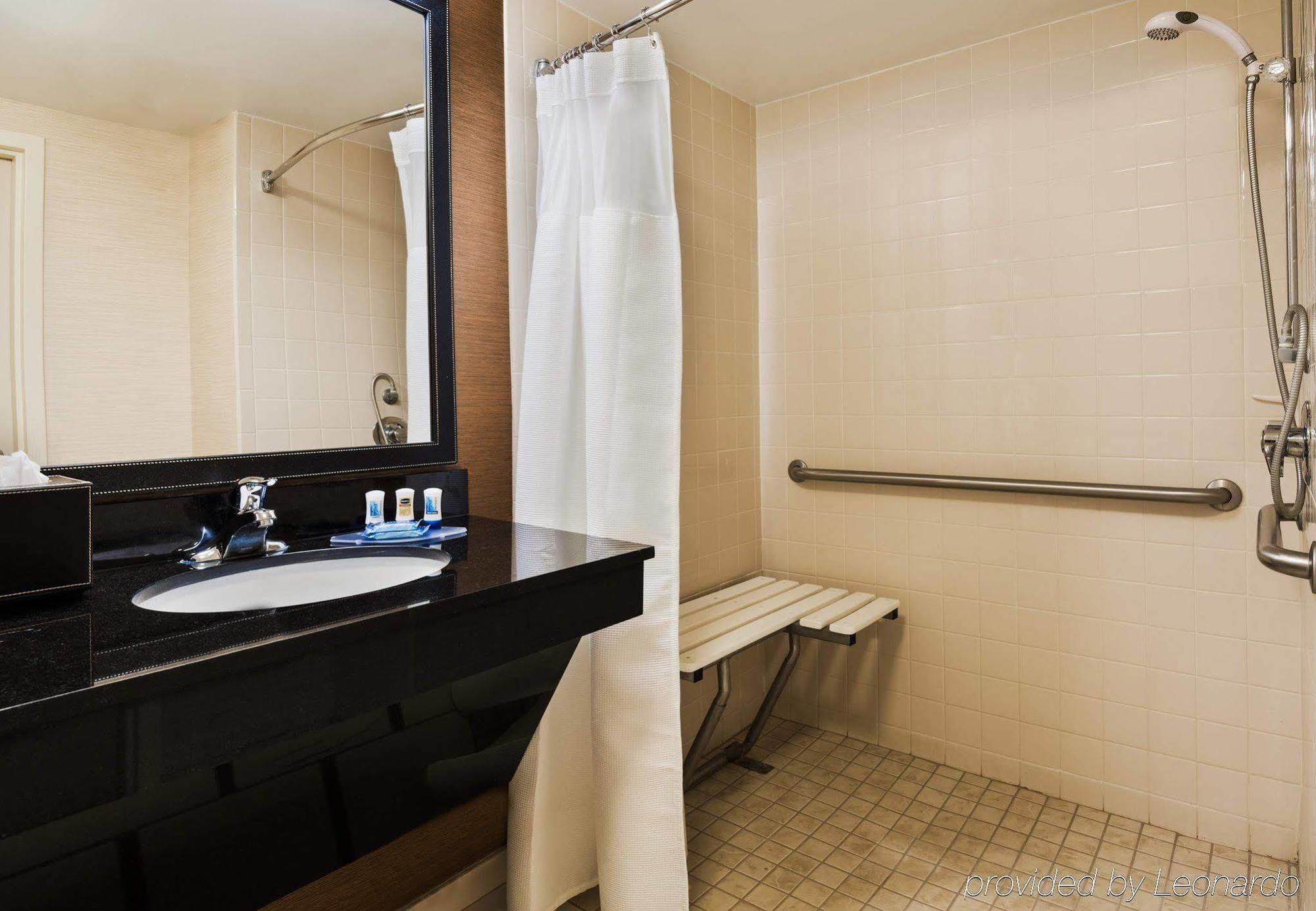 Hotel Fairfield And By Marriott 3*
